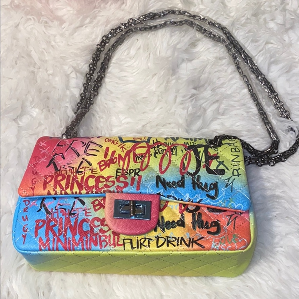 HP ❤️ “GRAFFITI BAG” The hottest trend of 2020 💖 - Picture 2 of 12
